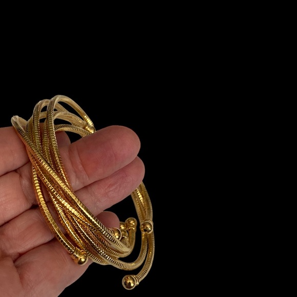 6 BRIGHT GOLD PLATED SIMPLE, ELEGANT BANGLES - Picture 5 of 8